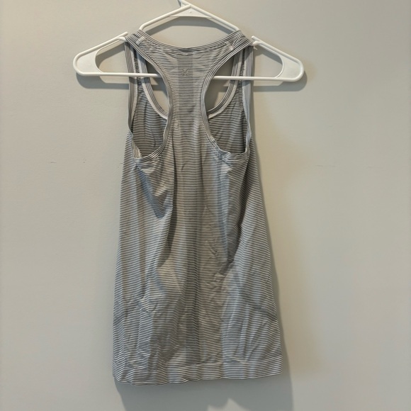 Lululemon Swiftly Tech 2.0 Tank Top in Tempo Stripe Black/White Size: 2 - Picture 8 of 9